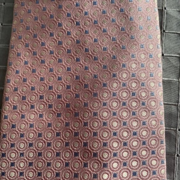 Yves Saint Laurent tie - Picture 2 of 4